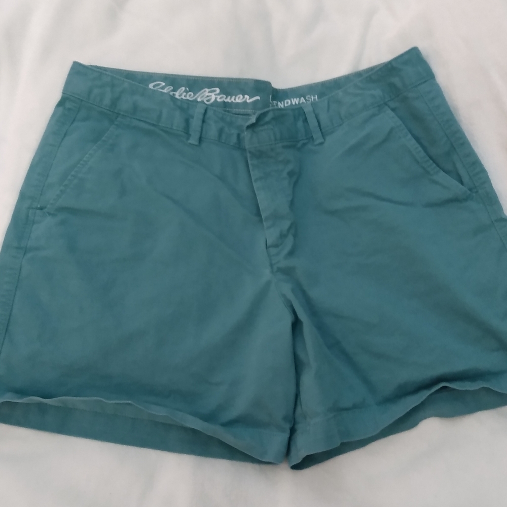 Eddie Bauer Legend Wash ladies shorts....size 12